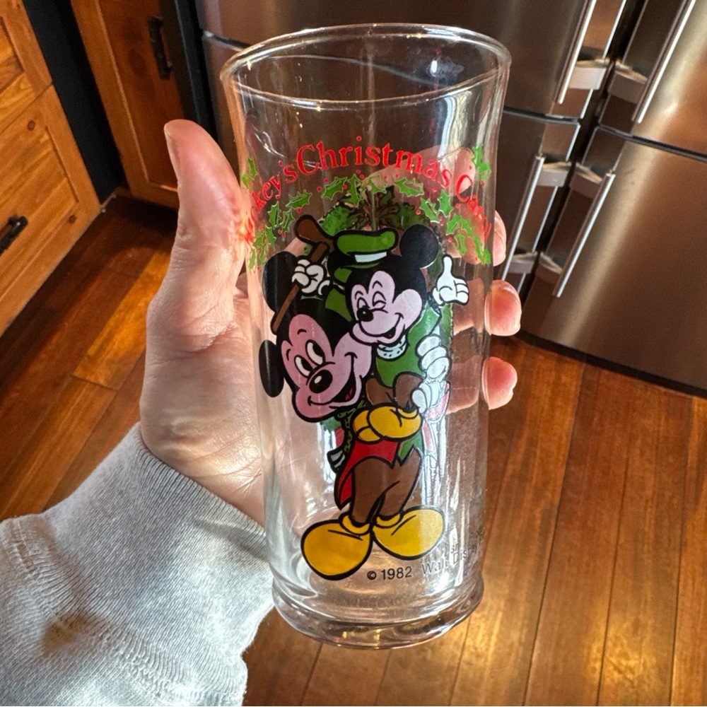 Disney Coca Cola Mickey's Christmas Carol Glass 1982 Vintage